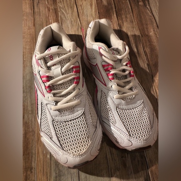 Reebok Women’s Susan G. Komen Relay For Life Running Shoes Size 8.5 - Picture 6 of 14